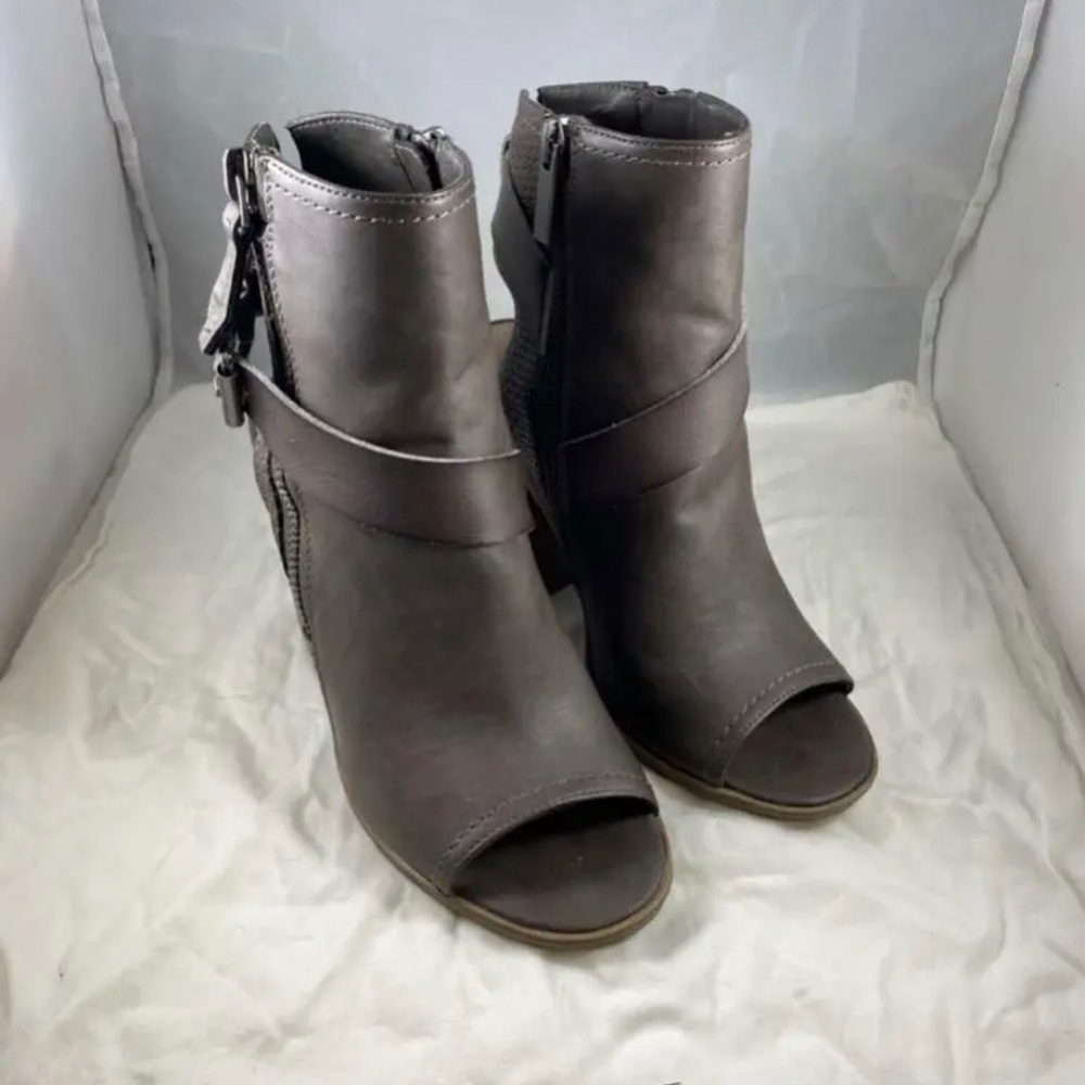DOLCE VITA Women's Gray Brown Heel Zip Up Cutout Bootie Sz 11